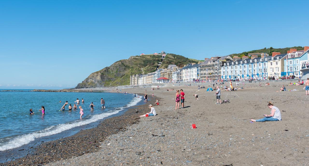 Sea view Ar Lan y Mor LUXURY APARTMENT Aberystwyth Exterior foto